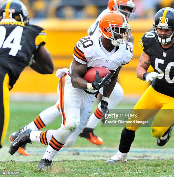 Running back Montario Hardesty of the Cleveland Browns runs the football during a game against the Pittsburgh Steelers at Heinz Field in Pittsburgh,...