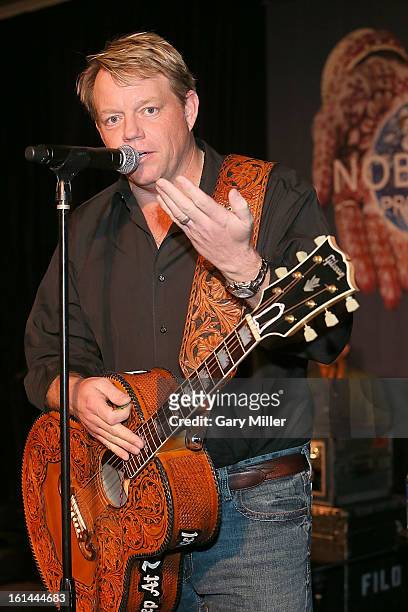 Pat Green performs during the Nobelity Projects Artists and Filmmakers Dinner honoring Kris Kristofferson with the Feed The Peace award at the Four...