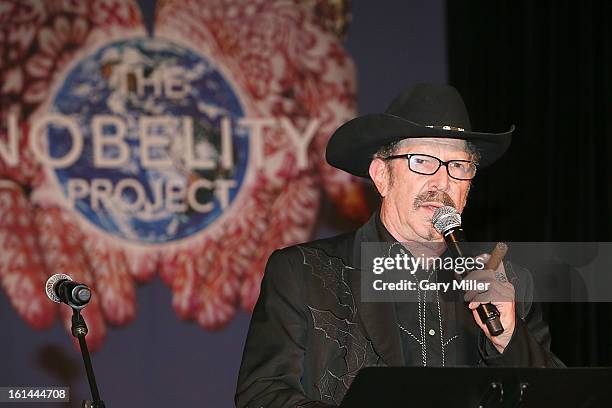 Kinky Friedman speaks during the Nobelity Projects Artists and Filmmakers Dinner honoring Kris Kristofferson with the Feed The Peace award at the...