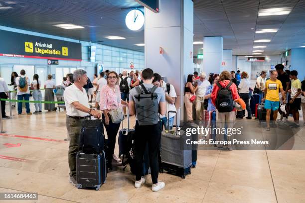 2 880 Adolfo Suarez Madrid Barajas Airport Terminal Stock Photos High 2-880-adolfo-suarez-madrid-barajas-airport-terminal-stock-photos-high