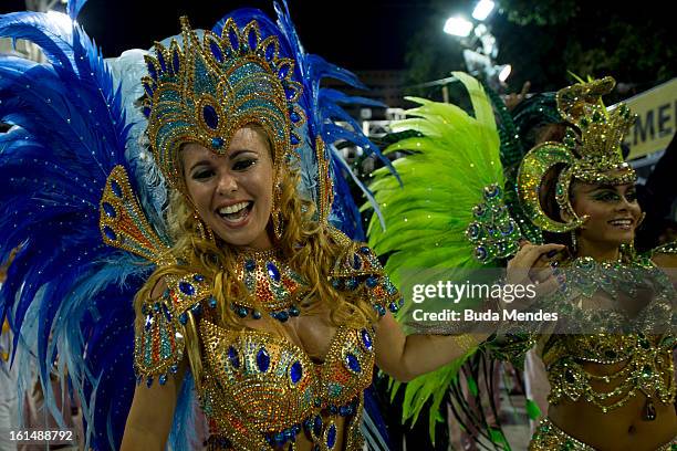 Bruna Almeida, Queen of Percussion of São Clemente Samba School dances in the parade whose theme Horario Nobre tells in chapters the story of several...