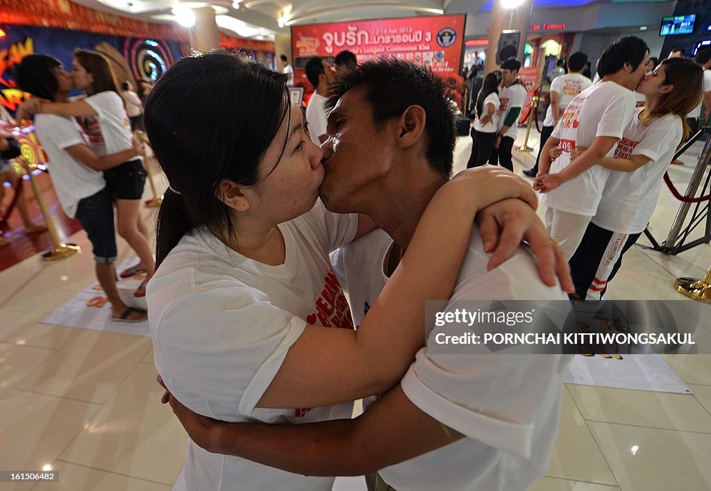 THAILAND-SOCIETY-VALENTINE-KISS