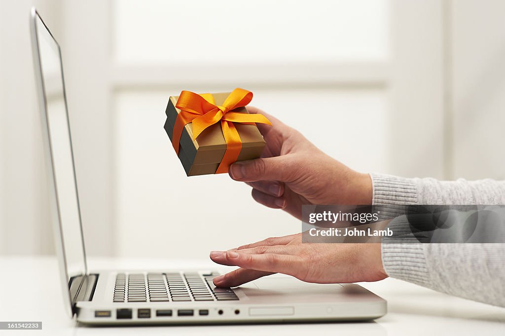 Online gift shopping