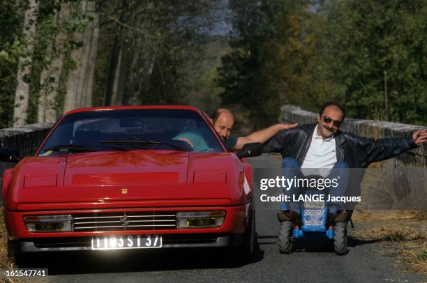 Two Friends Win At The Loto, Michel Dugas Buys Himself A Ferrari. Michel DUGAS au volant de sa FERRARI, son ami portant des lunettes noires assis sur...