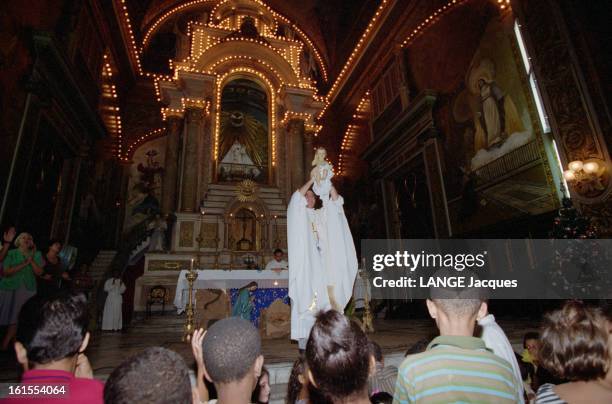 The People Of Cuba Is Authorized To Celebrate Christmas After Nearly 30 Years Of Prohibition. A la veille de la venue du Pape dans l'île de la...