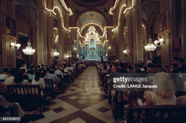 The People Of Cuba Is Authorized To Celebrate Christmas After Nearly 30 Years Of Prohibition. A la veille de la venue du Pape dans l'île de la...