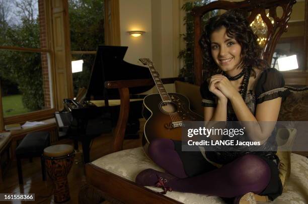 Rendezvous With Katie Melua. Katie MELUA, jeune chanteuse de 21 ans native de Géorgie, triomphe avec son deuxième album 'Peace by peace' et ses...