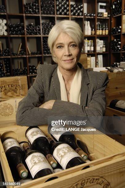 Francoise Hardy Amateur Of Good Wine. Françoise HARDY en balade gourmande chez Lavinia, à Paris, qui propose un choix de 300 000 bouteilles de vin.