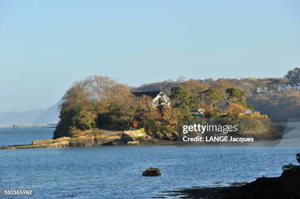 Anglesey Island In Wales : Prince William And Kate Will To Live There After Their Marriage. L'île d'Anglesey au Pays de Galles, décembre 2010 : le...
