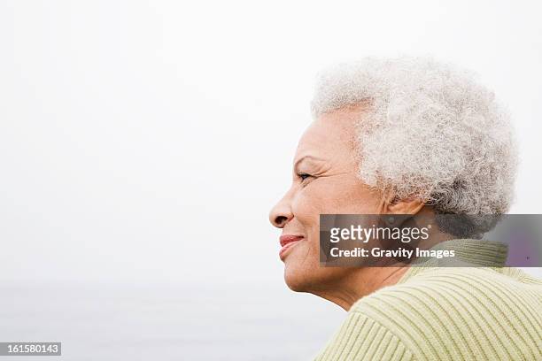 african american senior woman - old woman side view foto e immagini stock