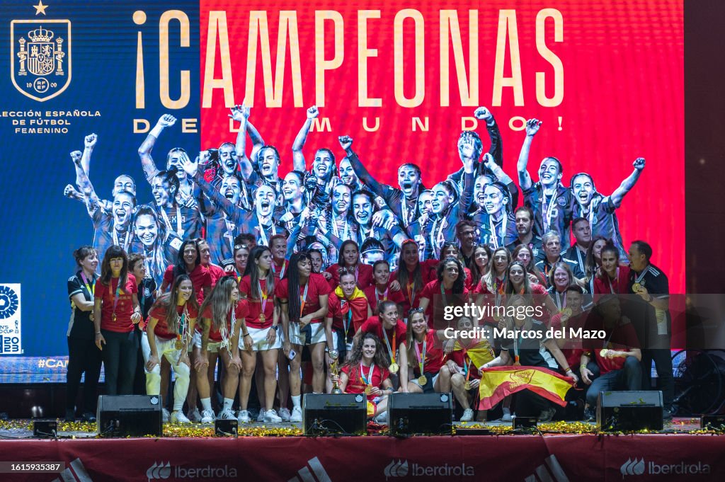 The players of the Spanish women's soccer team celebrating with their