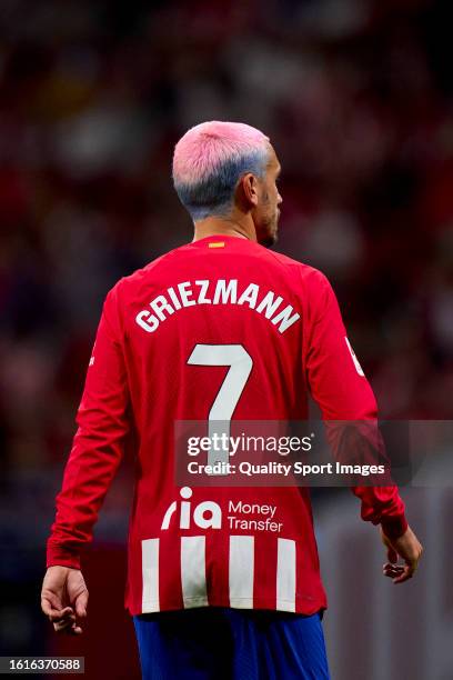 Antoine Griezmann of Atletico de Madrid with new look change looks on during the LaLiga EA Sports match between Atletico Madrid and Granada CF at...