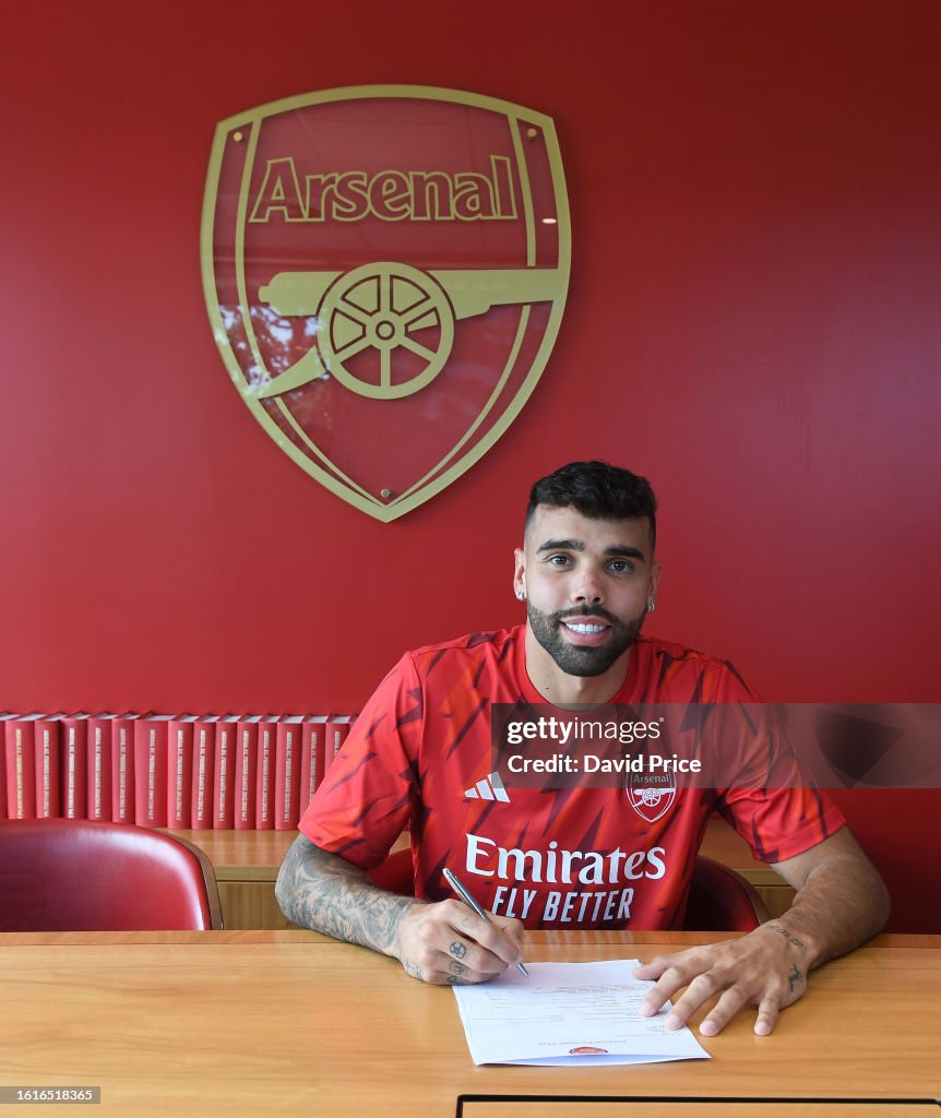 Arsenal Unveil New Signing David Raya