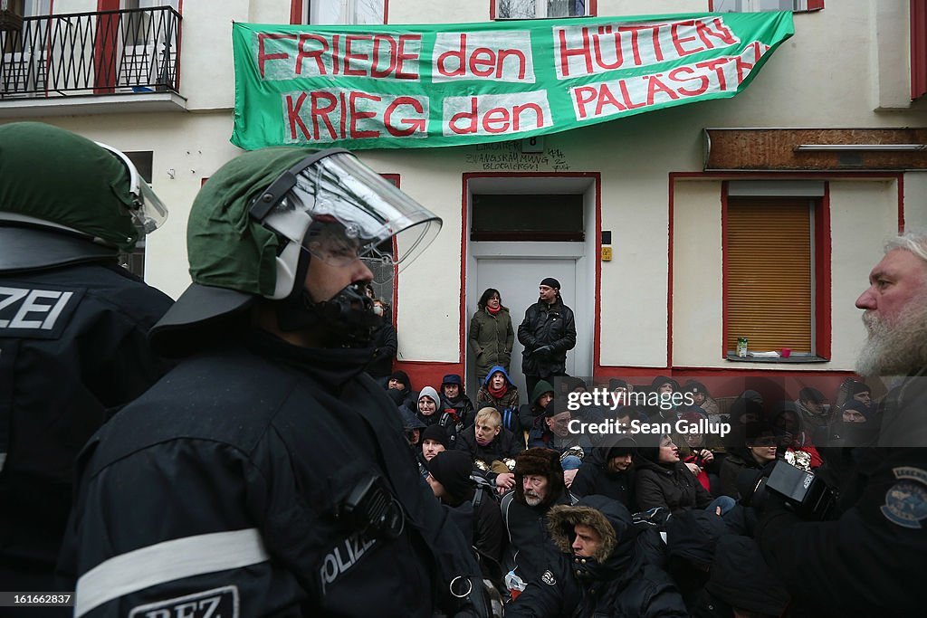 Protesters Blockade Apartment Eviction