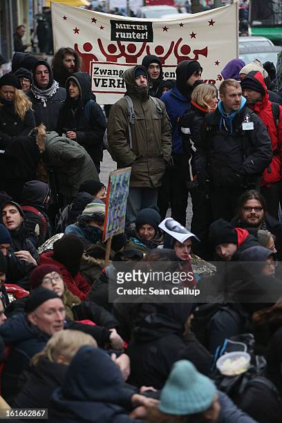 Protesters demonstrate near the entrance to Lausitzer Strasse 8 to prevent the eviction of the German-Turkish Gulbol family on February 14, 2013 in...