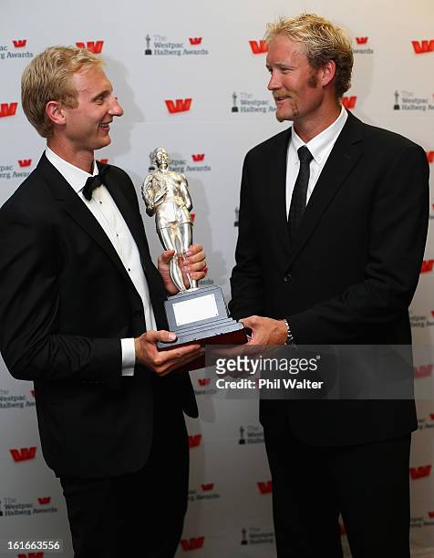 Eric Murray and Hamish Bond pose with the overall Halberg Award during the 2013 Halberg Awards at Vector Arena on February 14, 2013 in Auckland, New...