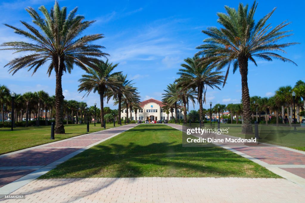 Jacksonville Beach, Florida, latham Plaza