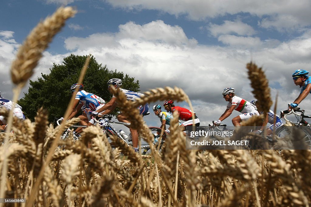 CYCLING-FRA-TDF-2009-VATAN-SAINT-FARGEAU-PACK-POSTCARD