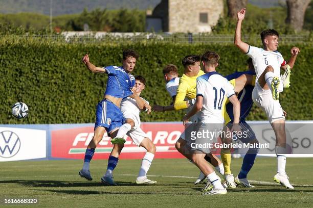 Luca Reggiani of Italy U16 scores a goal during the friendly Internationale match between Italy U16 and England U16 at Centro Tecnico Federale di...
