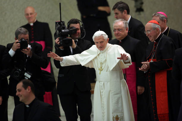 VAT: Pope Benedict XVI Meets Parish Priests