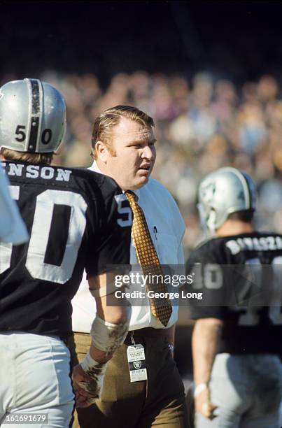 Oakland Raiders coach John Madden during game vs Kansas City Chiefs at Oakland-Alameda County Coliseum. Oakland, CA CREDIT: George Long