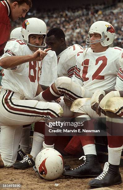 St. Louis Cardinals Sonny Randle and QB Charley Johnson on bench during game vs Washington Redskins at RFK Stadium. Washington, DC CREDIT: Marvin E....