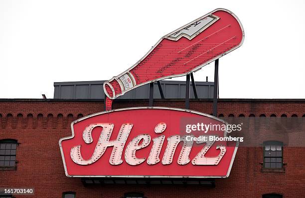 Sign advertises HJ Heinz Co. Ketchup at the top of the Heinz History Center in Pittsburgh, Pennsylvania, U.S., on Thursday, Feb. 14, 2013. Warren...