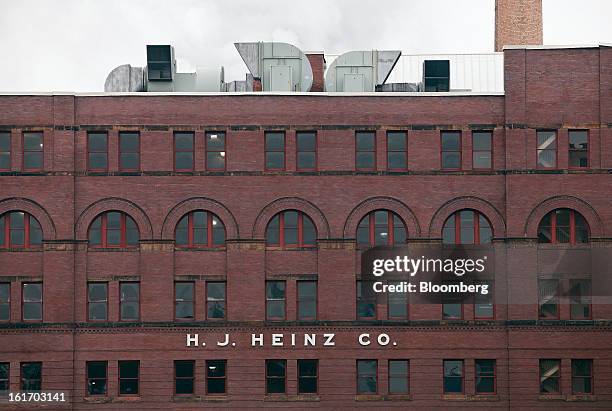 An H.J. Heinz Co. Production facility stands in Pittsburgh, Pennsylvania, U.S., on Thursday, Feb. 14, 2013. Warren Buffett’s Berkshire Hathaway Inc....