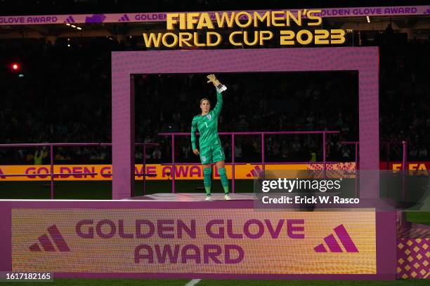 Golden Glove Trophy Photos And Premium High Res Pictures Getty Images golden-glove-trophy-photos-and-premium-high-res-pictures-getty-images