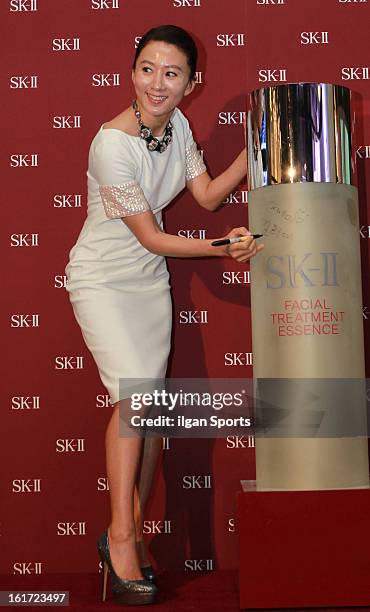 Kim Hee-Ae attends the 'SK-II Pitera House' Pop-up Store Opening Event at Coffee Smith on February 13, 2013 in Seoul, South Korea.