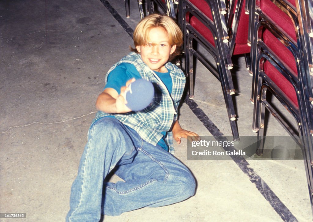 1993 And 1994 Blockbuster Video Game Champion Actor Jonathan Taylor Thomas attends the 1994 Blockbuster World Video