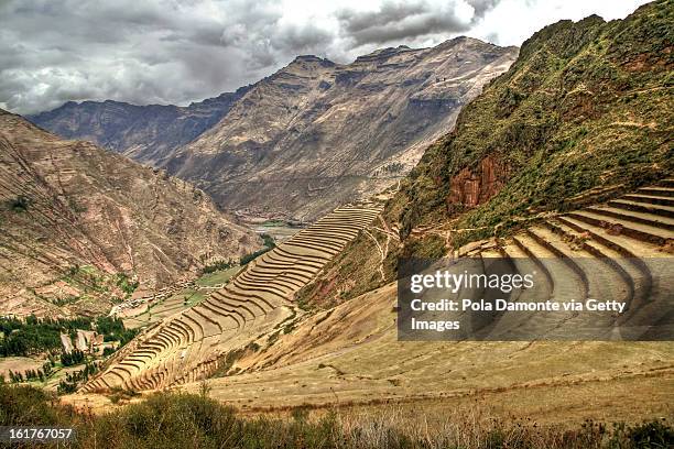 pisac terraces in peru - pisac imagens e fotografias de stock