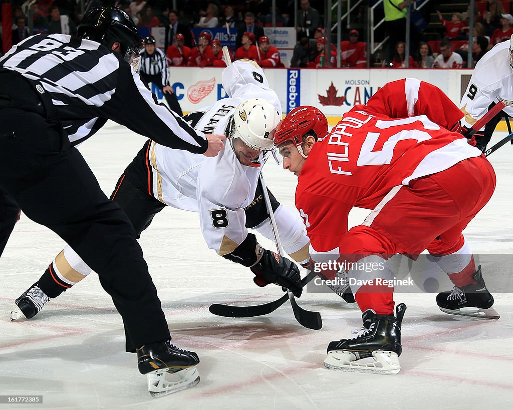 Anaheim Ducks v Detroit Red Wings