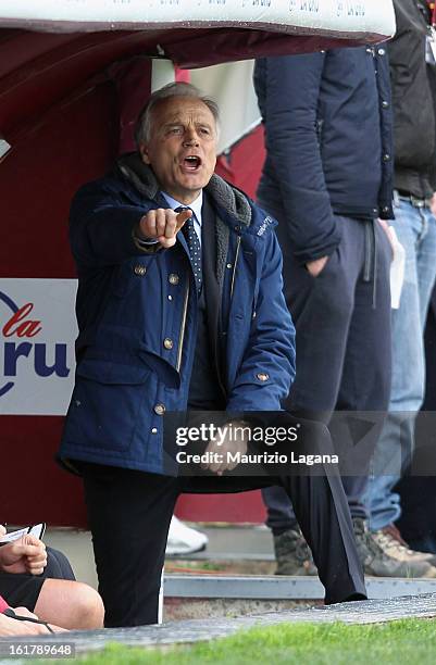 Franco Colomba head coach of Padova gestures from the dugout during the Serie B match between Reggina Calcio and Calcio Padova on February 16, 2013...