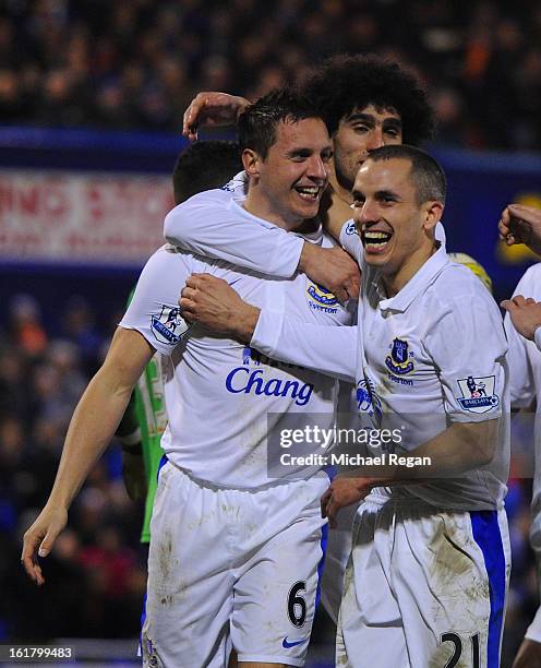 Phil Jagielka of Everton celebrates with his team-mates after scoring his team's second goal to make the score 1-2 during the FA Cup with Budweiser...