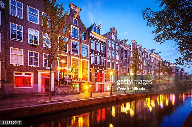 red light district, amsterdam - amsterdam cafe stock pictures, royalty-free photos & images