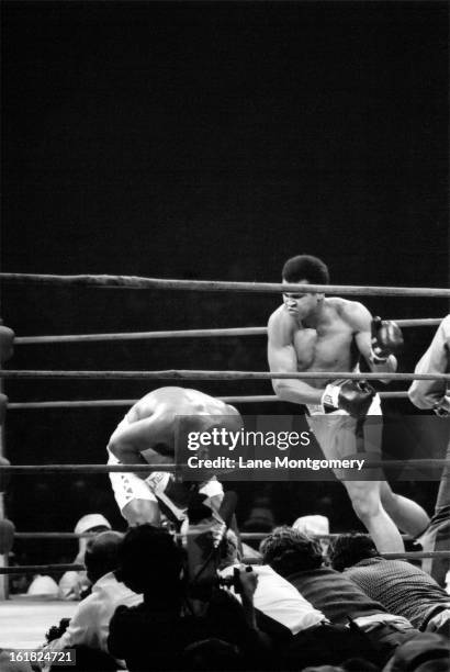 View of the boxing match between American heavyweights boxer Muhammad Ali and Joe Frazier at Madison Square Garden, New York, New York, January 28,...