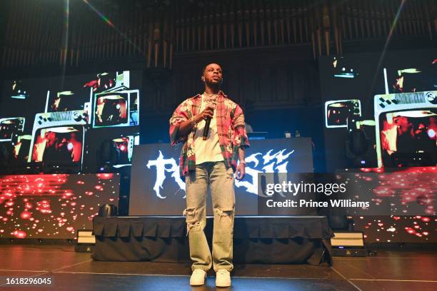 Toosi Singer Toosii Photos and Premium High Res Pictures - Getty Images