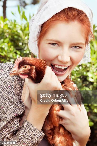 amish woman - amish people stockfoto's en -beelden