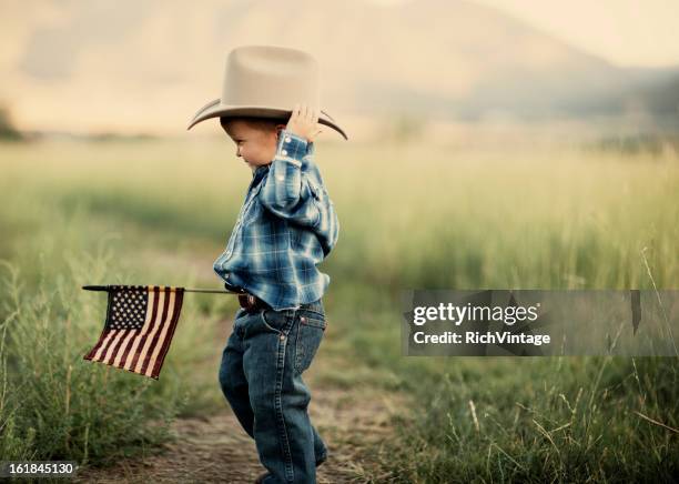 joven vaquero americano - west texas fotografías e imágenes de stock