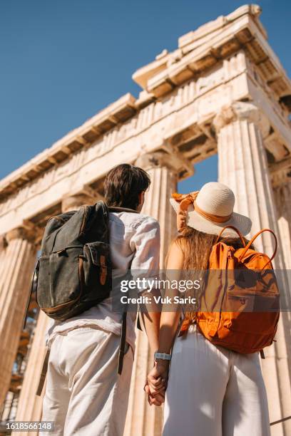 tourist in front of the parthenon temple - ancient greece stock pictures, royalty-free photos & images