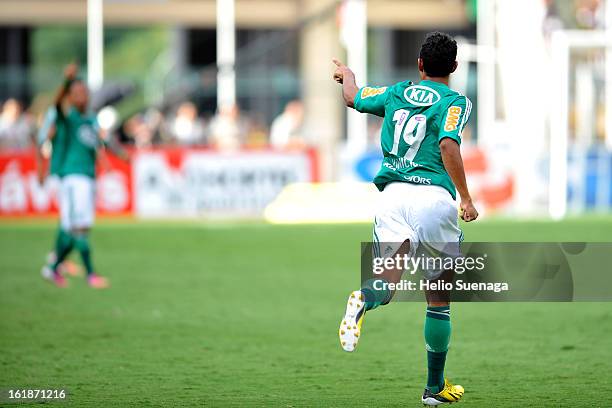 Vinicius of Palmeiras celebrates a goal against Corinthians during a match between Corinthians and Palmeiras as part of Paulista championship 2013 at...