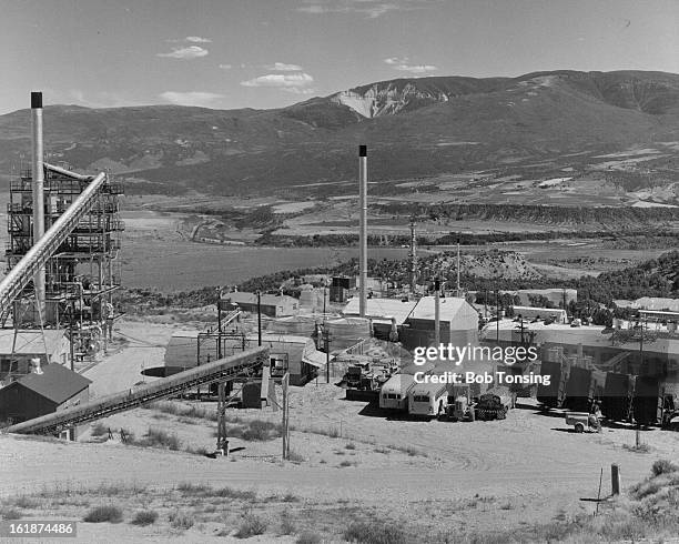 Shale Retort 19 Retort Stand Stock Photos, High-Res Pictures, and Images - Getty Images