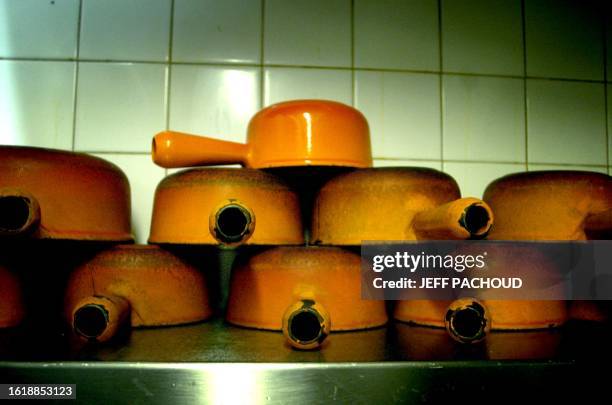 Photo showing casseroles at a "bouchon" restaurant, 07 November 2006 in Lyon, southern France. The name of the typical Lyonnais eating establishments...