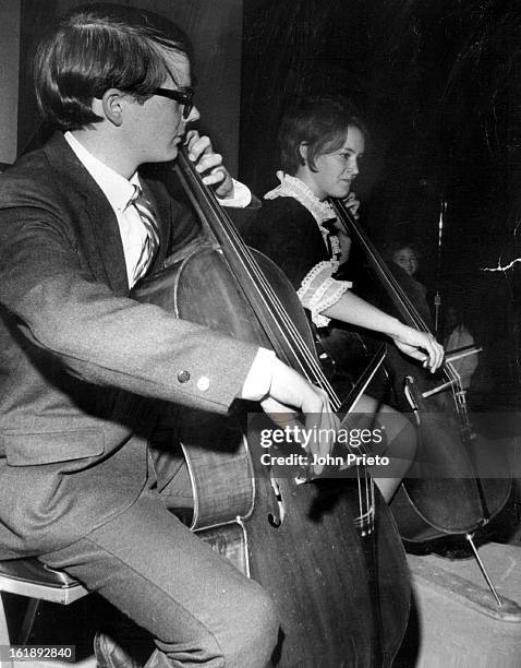 Tom Rathbone Cello Lincoln East High School Photos and Premium High Res Pictures - Getty ...
