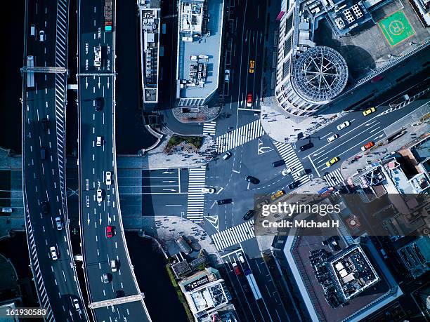 the crossing way of nihonbashi in tokyo - 俯瞰　道路 ストックフォトと画像