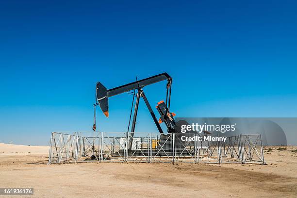 oil industry well pump - saudiarabien bildbanksfoton och bilder