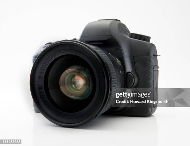 digital slr camera - fotografische ausrüstung stock-fotos und bilder