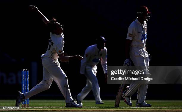 Will Sheridan of the Bushrangers bowls during day one of the Sheffield Shield match between the Victorian Bushrangers and the Queensland Bulls at...