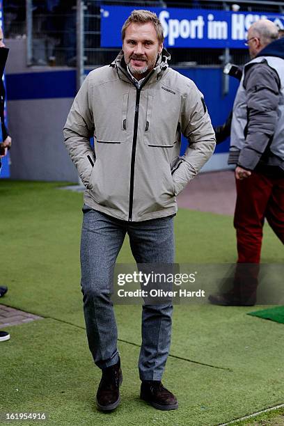 Head coach Lucien Favre of Gladbach reacts during the Bundesliga match between Hamburger SV and Borussia Moenchengladbach at Imtech Arena on February...